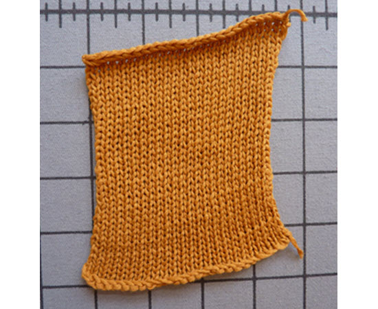 Bias in machine knitting caused by certain yarns, with solutions to reduce it Bias in machine knitting and techniques to reduce it