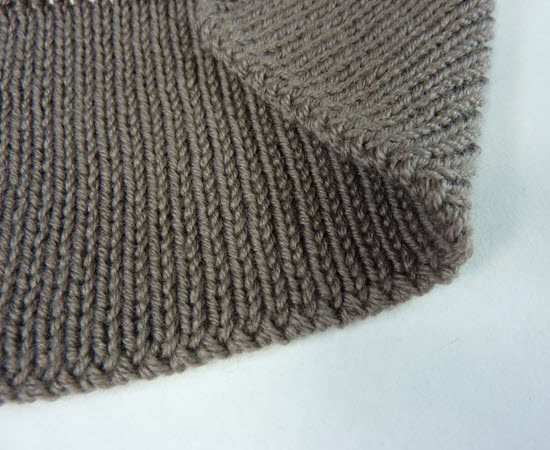 Detailed diagram showcasing the Full Needle Rib stitch pattern, demonstrating needle arrangement and stitch formation for machine knitting enthusiasts. Illustration of Full Needle Rib stitch pattern in machine knitting