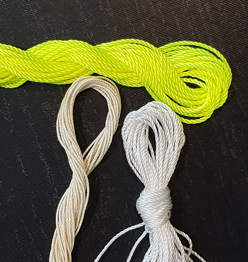 Ravel cord used in machine knitting