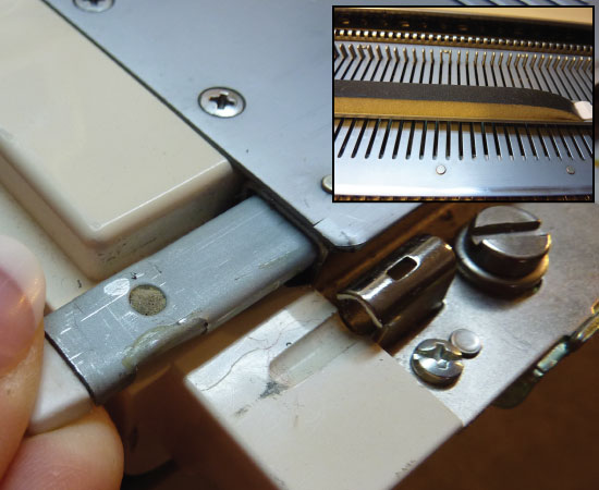 Sponge Bar Component in Machine Knitting Sponge bar in a knitting machine