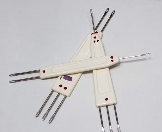 Transfer Tool used in machine knitting for stitch manipulation