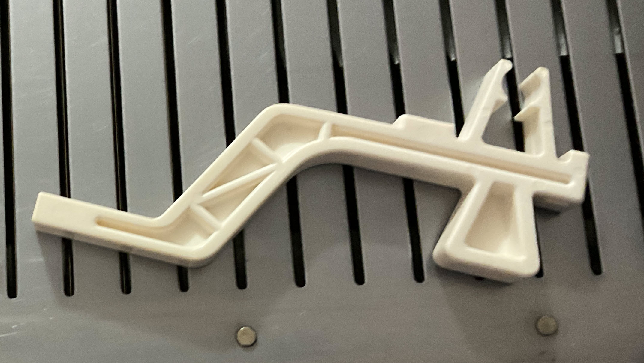 Tripper Mechanism in Machine Knitting Knitting machine tripper component