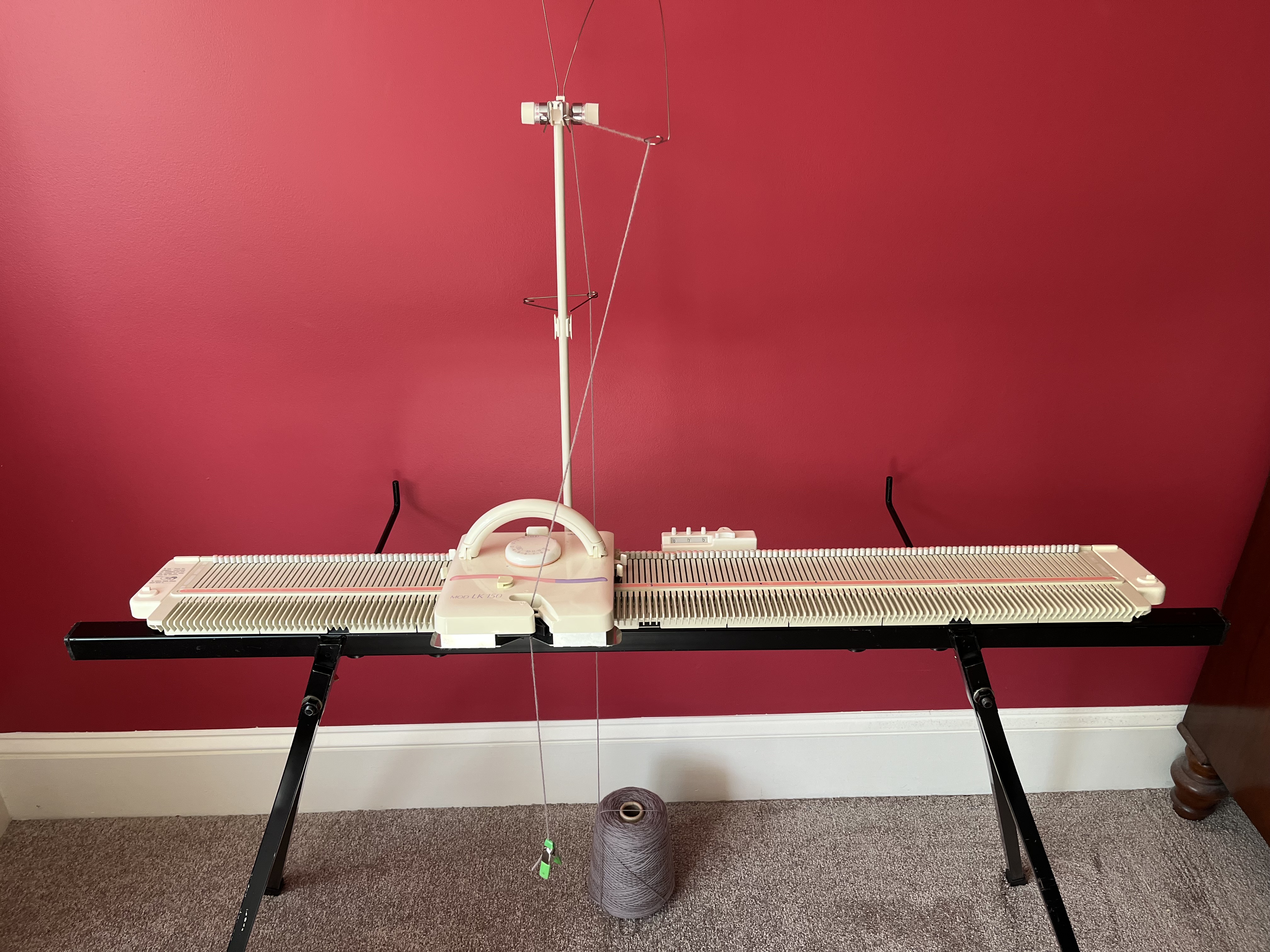 LK150 knitting machine with Needle Beetle