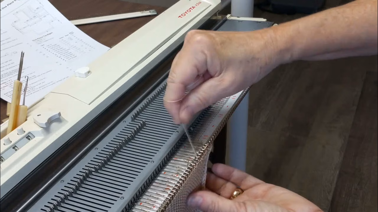 Keep on Track when Ripping Tutorial for Machine Knitting
