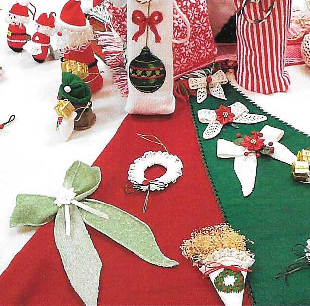 Christmas Crafts by Eileen Montgomery